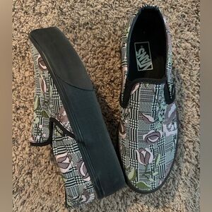 Size 10 platform black floral Vans